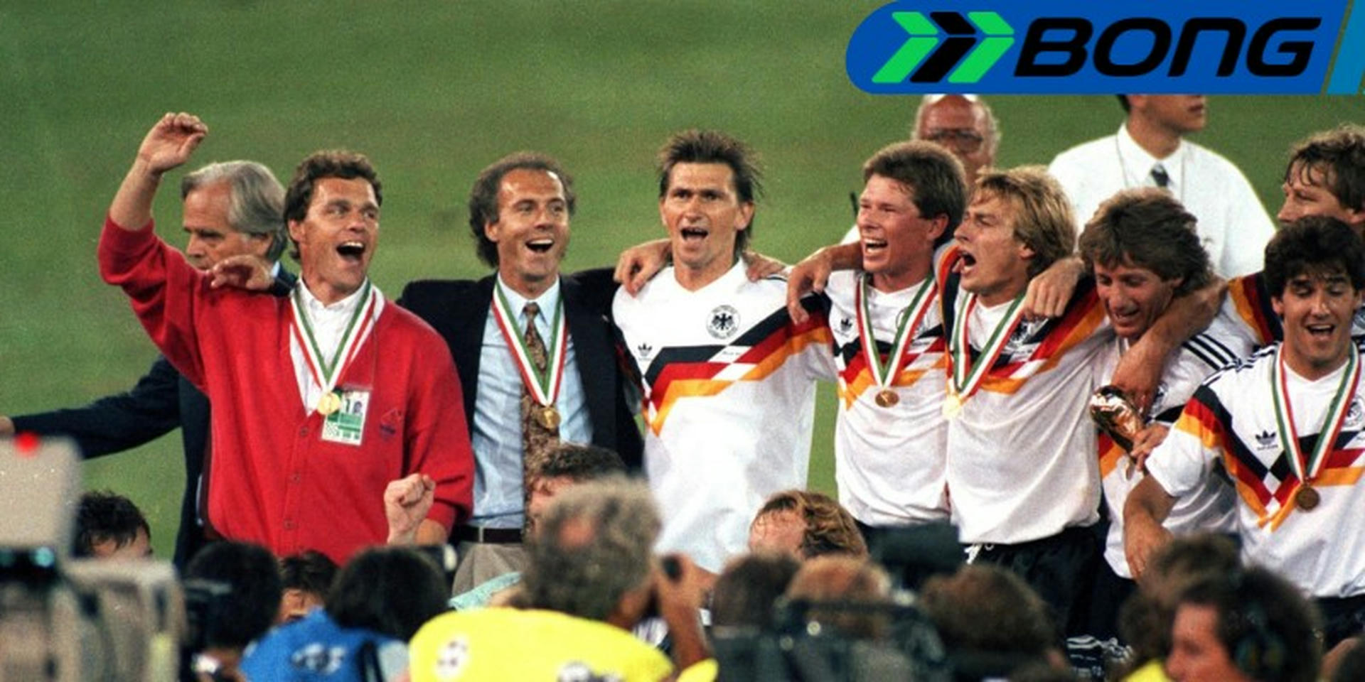 Franz Beckenbauer dẫn dắt đội tuyển quốc gia chiến thắng nhiều giải đấu lớn